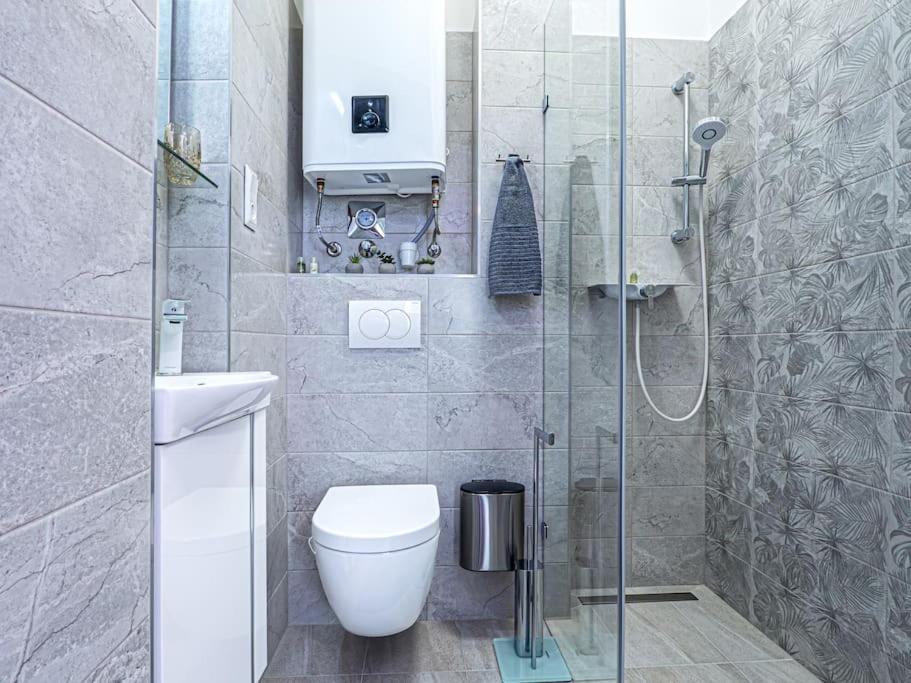 Vidra-lak With Private Parking Apartament *