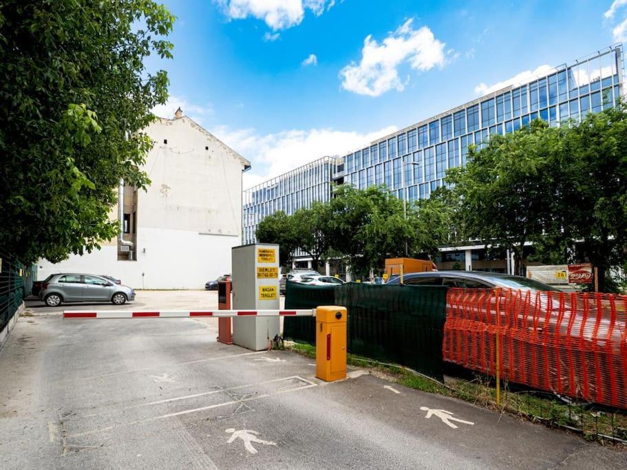 Vidra-lak With Private Parking Apartament Budapeszt